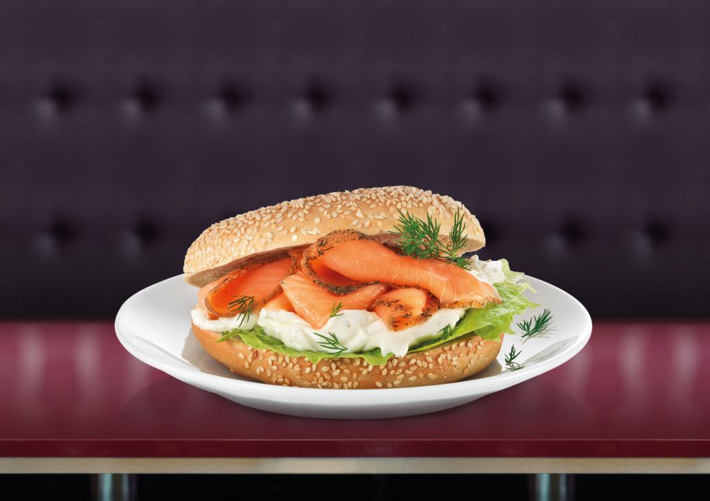 Salmon Bagel mit feinem Lachs, Honig-Senf und Dill Frischkäse