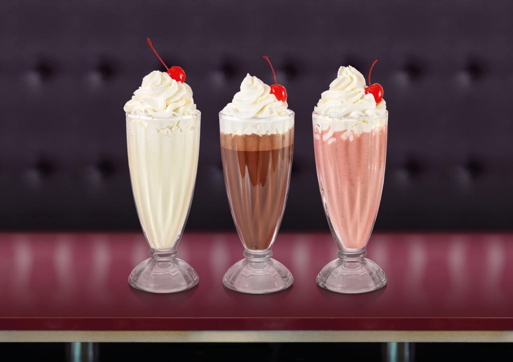 Milkshakes homemade aus 3 frischen Glacé-Kugeln und frischer Milch